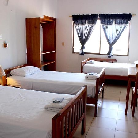 Galapagos Best Hostel Puerto Ayora  Bagian luar foto
