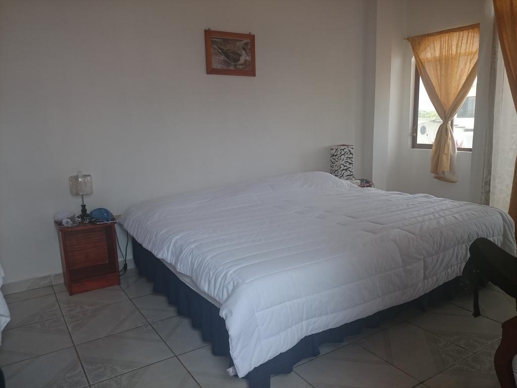 Galapagos Best Hostel Puerto Ayora  Ruang foto