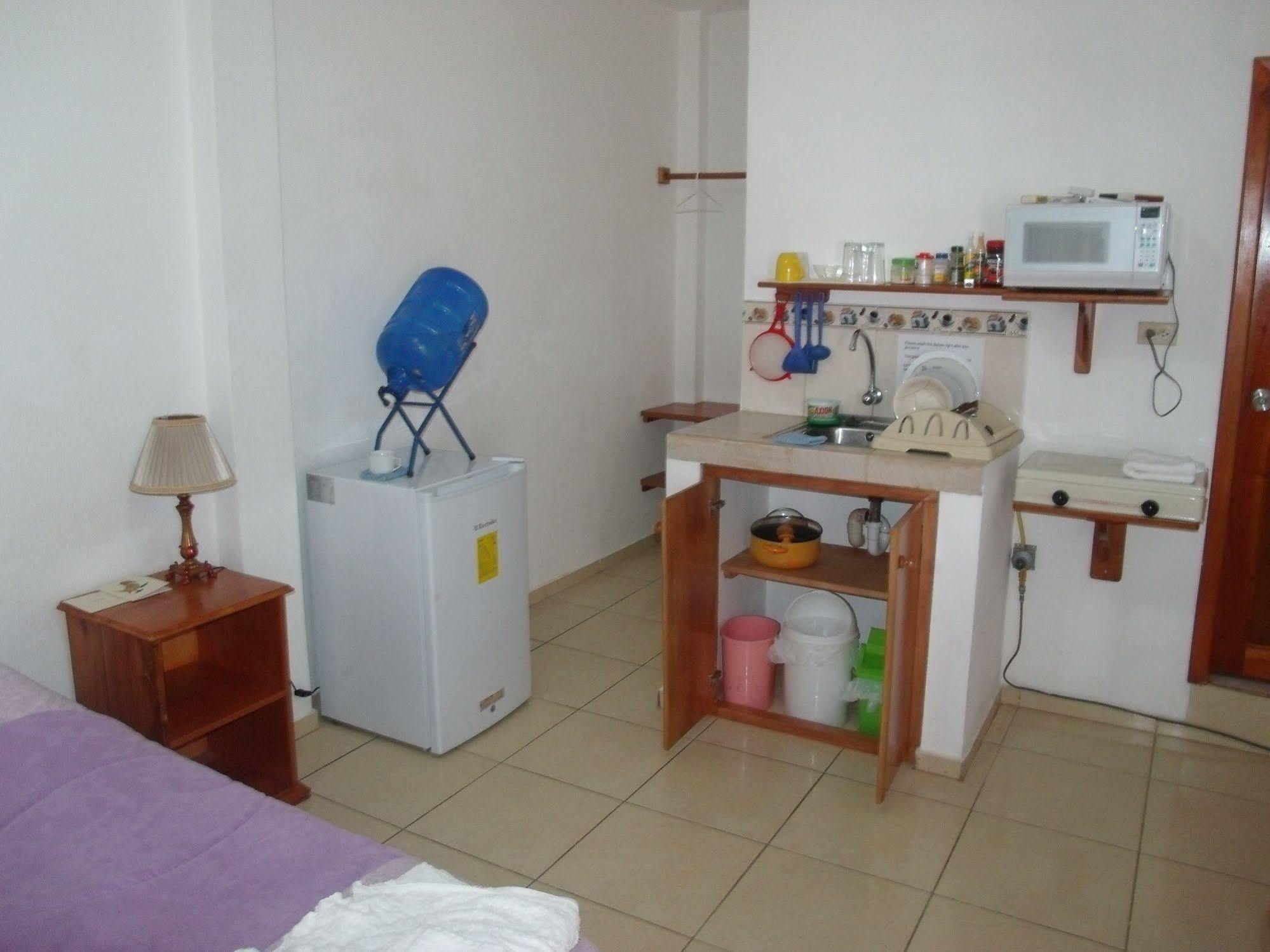 Galapagos Best Hostel Puerto Ayora  Bagian luar foto